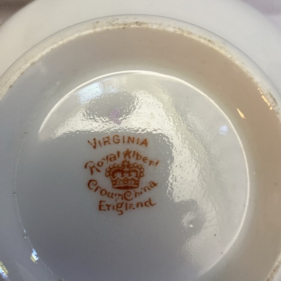 Rare Royal Albert sugar and cream set vintage “Virginia” - Picture 7 of 16